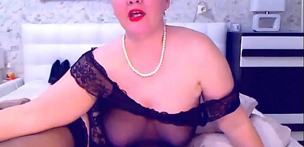  Blonde mature bbw masturbates on cam